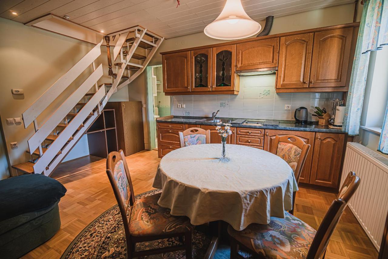 Homestay Kocka Згорнє-Єзерсько Екстер'єр фото