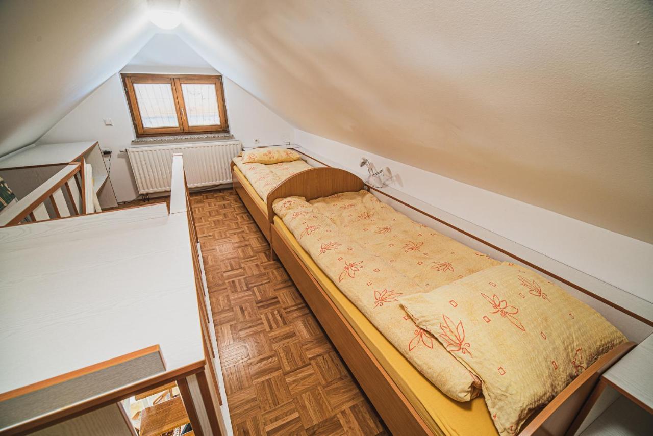 Homestay Kocka Згорнє-Єзерсько Екстер'єр фото