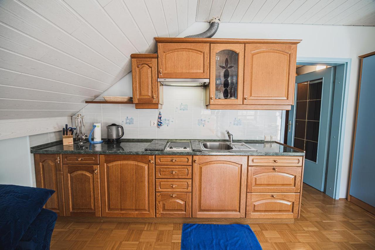 Homestay Kocka Згорнє-Єзерсько Екстер'єр фото