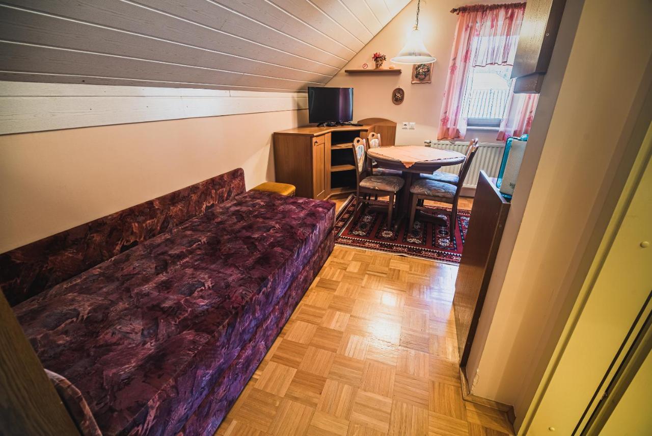 Homestay Kocka Згорнє-Єзерсько Екстер'єр фото