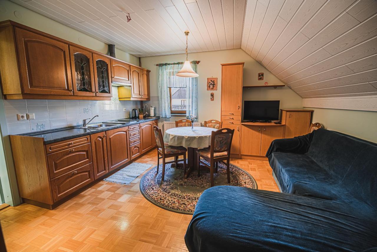 Homestay Kocka Згорнє-Єзерсько Екстер'єр фото