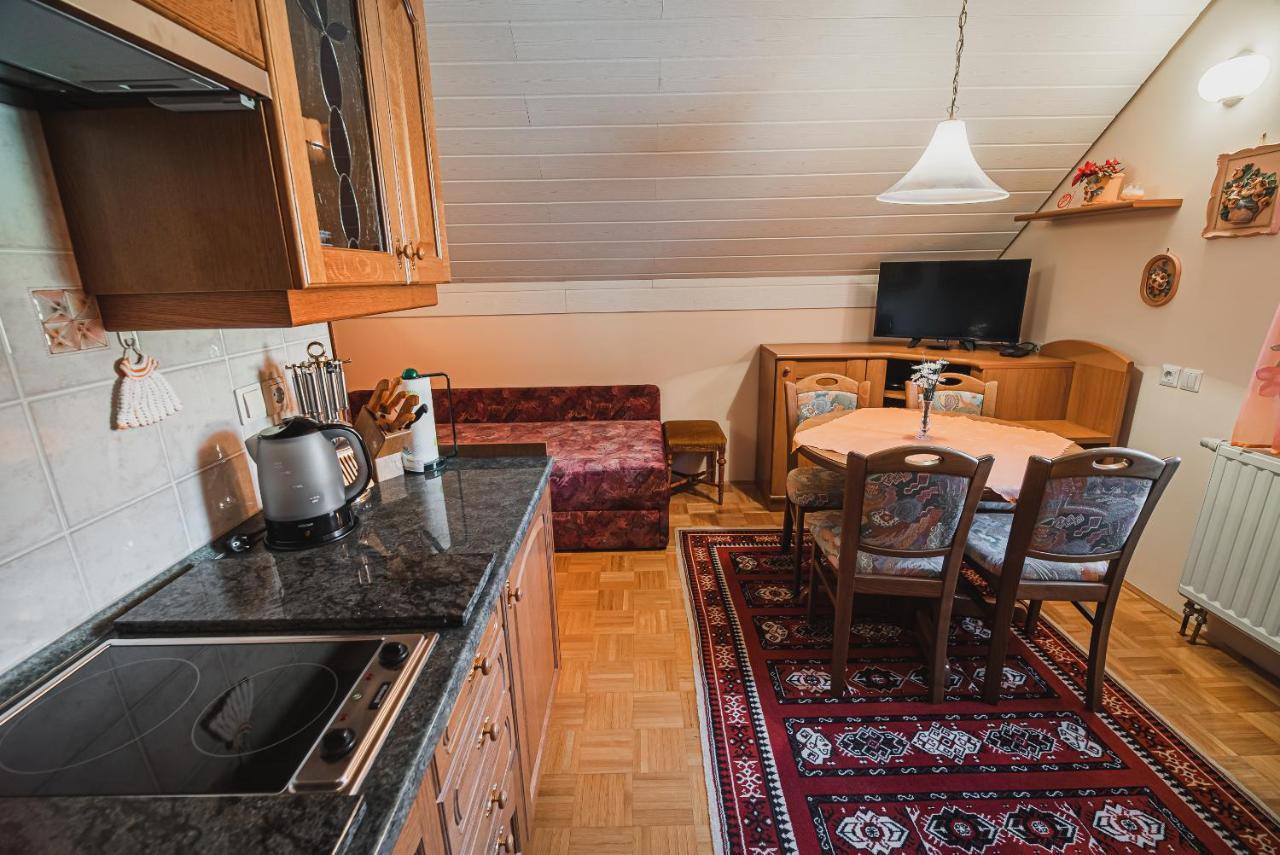 Homestay Kocka Згорнє-Єзерсько Екстер'єр фото